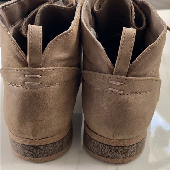 American Eagle booties - Picture 3 of 5